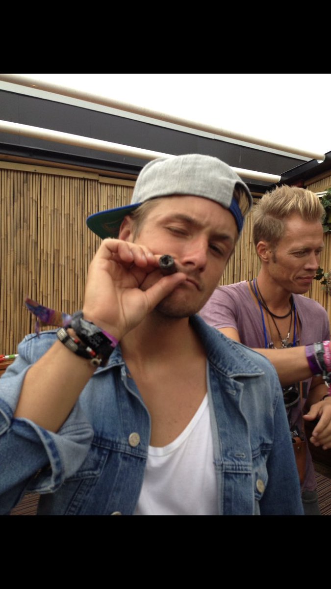 Mannen med touchen! 
Handleder som borde in på närmsta museum! 
Vilken karriär kompis😘
Ynnest att få spela med dig🙏🏼
Nu får kompositgenerationen ta över 😎<a href="/Brecheneriksson/">Jesper Eriksson</a>