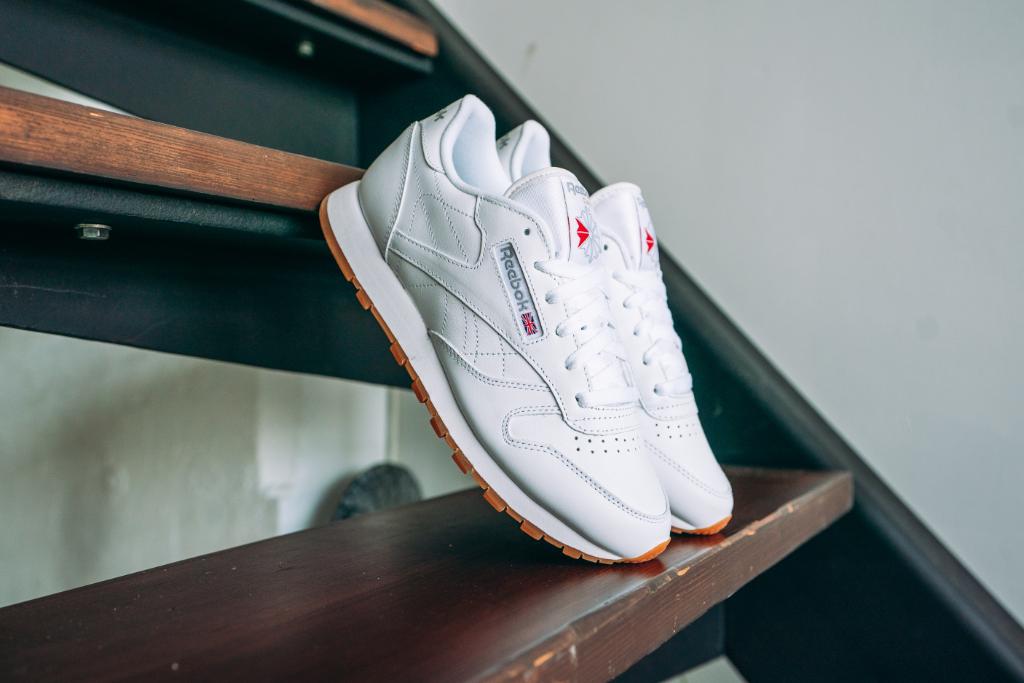 Footaction's tweet photo. Nothing beats a good gum sole.
Shop the #AlwaysinRotation #Reebok Classic in full-family sizing in-stores and online. https://t.co/jh5M1Qc3BX https://t.co/u0wbChQo3E