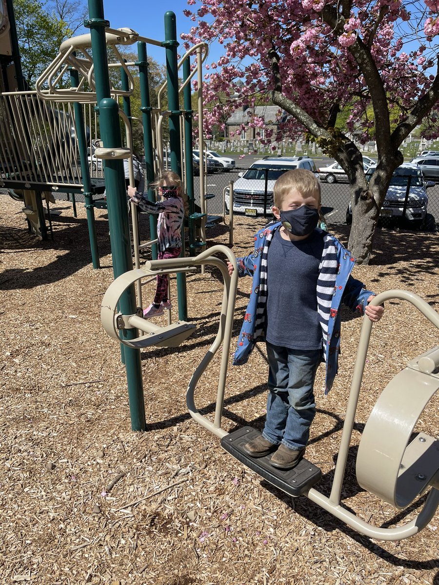 Sarah Chopey tweet media