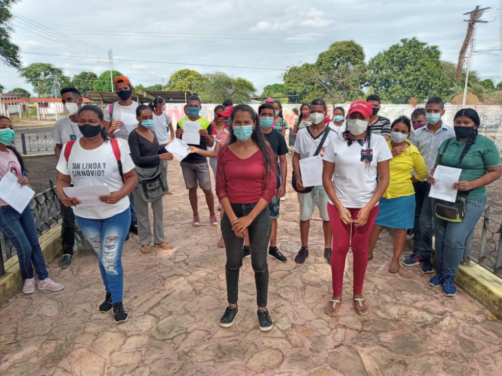 JPSUVCed's tweet image. #29Abr | 📸 | Desde el Municipio Cedeño seguimos trabajando en la Consulta sobre la Ley de la Gran Misión Chamba Juvenil para seguir impulsando el desarrollo productivo de nuestra Patria. ⚙️👨🏽‍🏭👷🏻‍♀️

#ChambaJuvenilProduciendo
#HastaSiempreAristóbulo
#10AniversarioGMVV