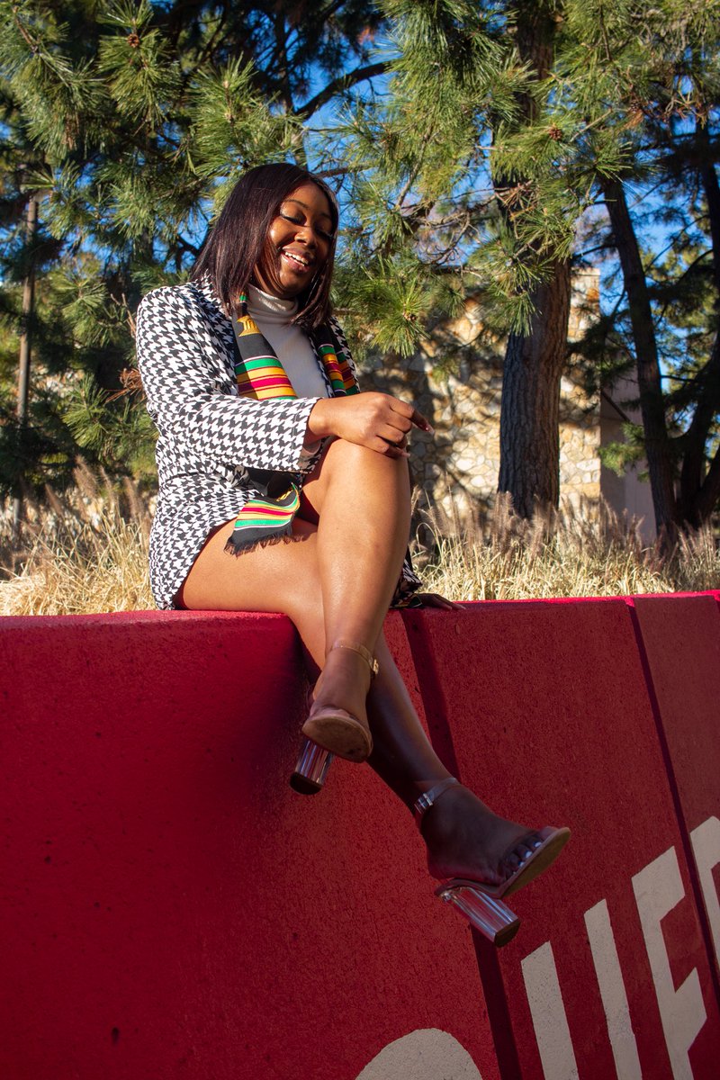 hervelange_'s tweet image. She CONQUERS!   
Unfortunately, I did not have an official graduation ceremony last year or at the beginning of this year. So this is my way of celebrating! All Glory to God! (1/2)
#classof2K20