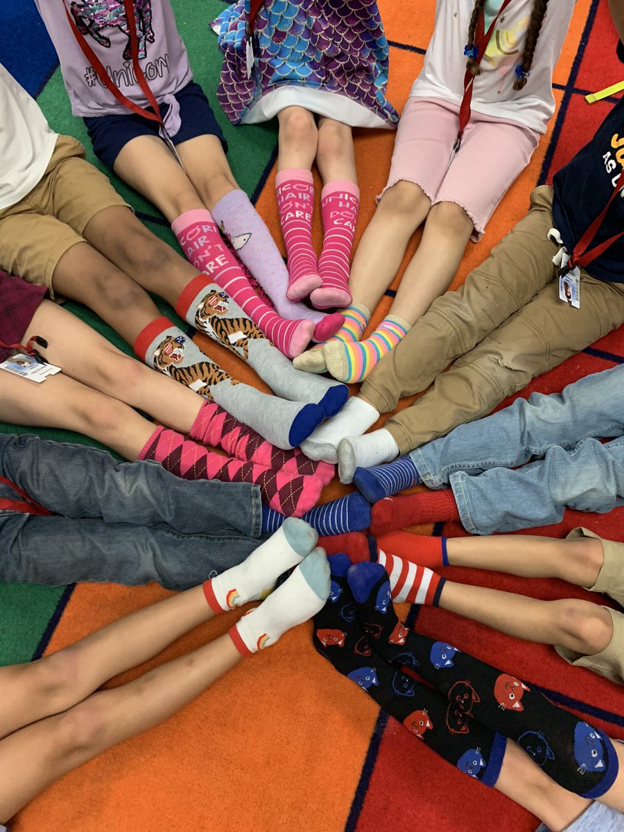 C is for crazy socks!! Kids are loving the ABC countdown 👏👏 @WarnerCFISD