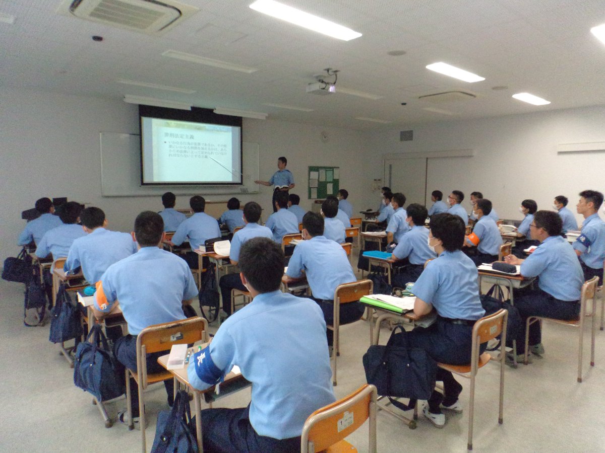 大阪府警察官採用センター 警察官への道 授業開始 法学は警察官として必須やから 頑張って覚える 大事やから覚える 苦手やけど覚える これはコロナ禍以前のものです 大阪府警察 警察官 警察学校 初任科 教場 警察官への道 大阪府警察官採用センター 警察官への道 授業開始 法学は警察官として必須やから 頑張って覚える 大事やから覚える 苦手やけど覚える これはコロナ禍以前のものです 大阪府警察 警察官 警察学校 初任科 教場 警察官への道