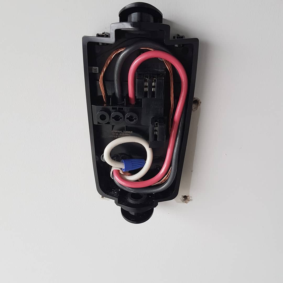 Van_Lightning's tweet photo. It's so awesome to finally install one of these.  Just seems so easy to install but still so fascinating!

So sleek, almost looks like it's out of this world.

#electrician #carcharger #309a #tesla #canada #gamer #install #future #wiring https://t.co/buw6OIemp1