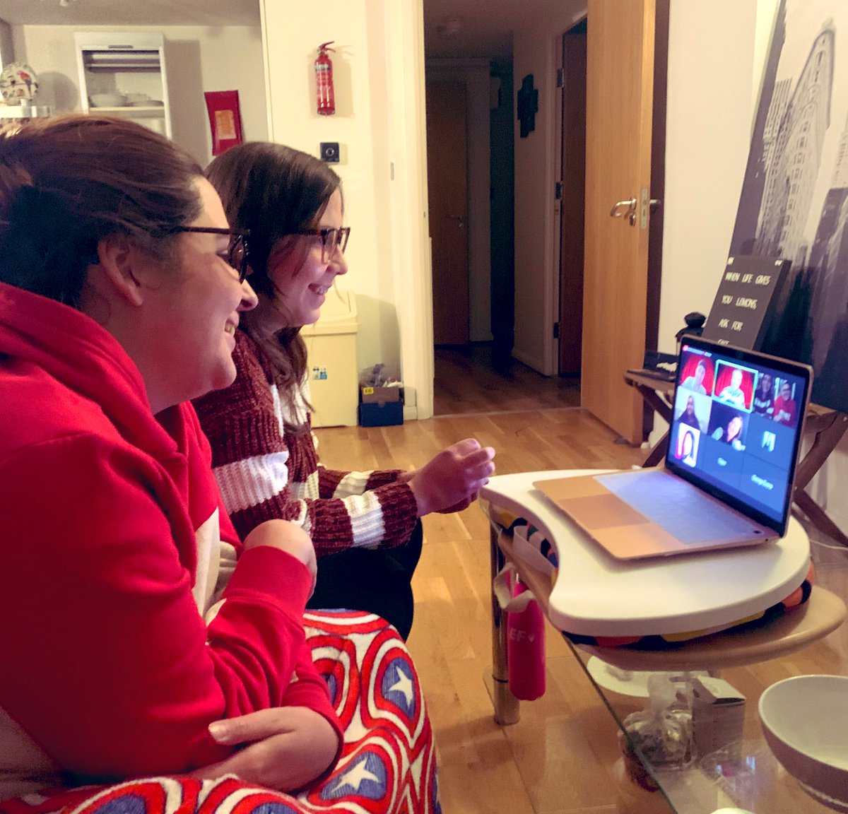 theroxyblaise's tweet photo. What a fun/different night with the great @AliWoodsGigs that knew Caracas is in Venezuela! 🥺🇻🇪 come over so we can make you Arepas! 🤤 also: we do NOT have a mice problem! 😂 #Flat40 https://t.co/1pLYreMlG3