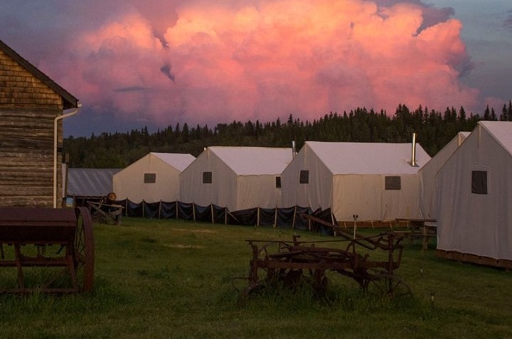 Métis cultural experiences and delicious food, combined with comfortable camping options? Where do we sign up! Visit @MetisCrossing in Smokey Lake, Alberta, this summer to try Alberta’s first #Métis interpretive center experience yourself! #DestinationIndigenous #IndigenousAB