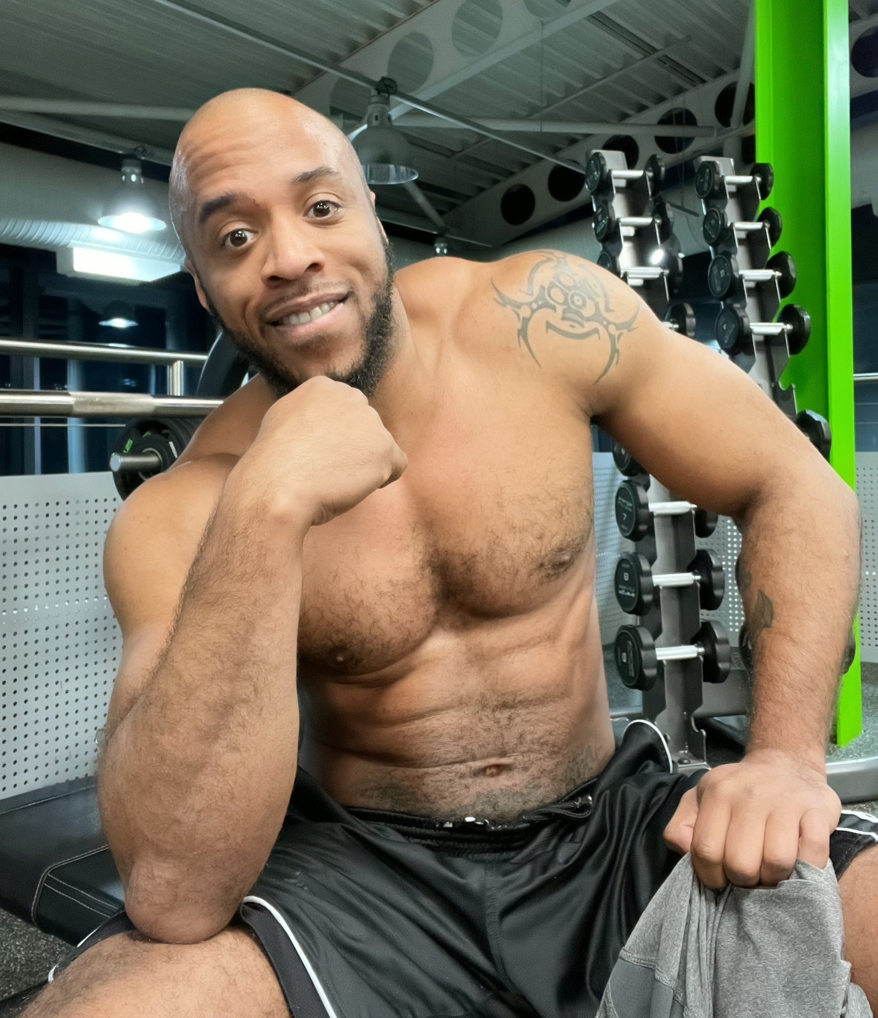Who wants to be my gym buddy?

We could get up to all kinds of things in the showers after a sweaty session?