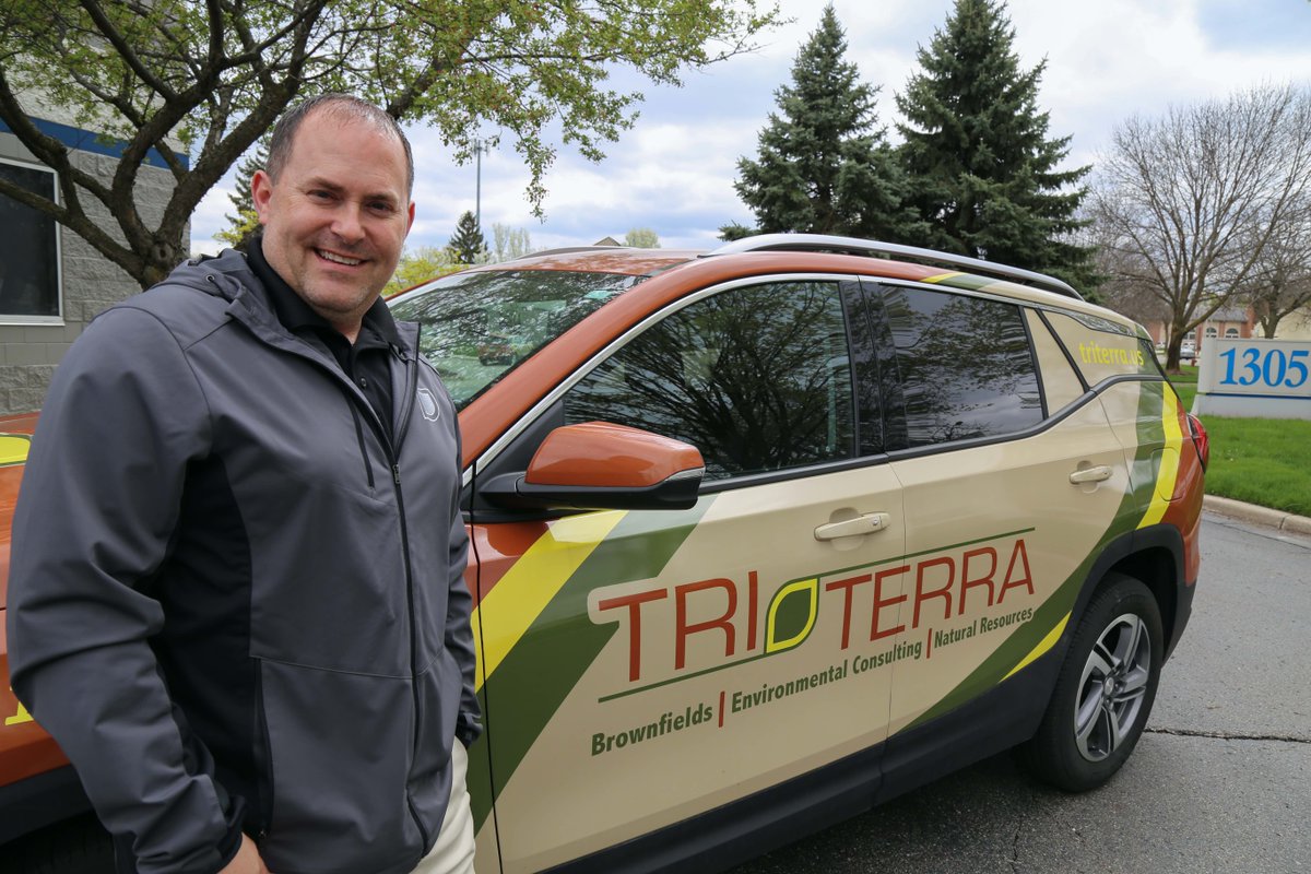Don McNabb put his CMU degree in environmental studies and earth science to work at his own business: Triterra, a Michigan-based environmental consultancy. cmich.ly/32WBjeP 
#fireupchips