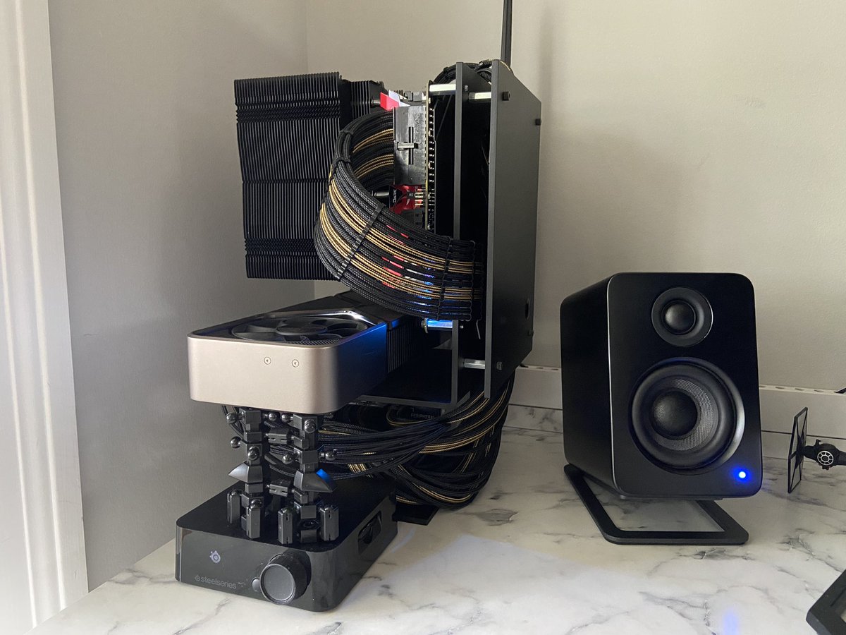 randouken's tweet image. Good bye cables