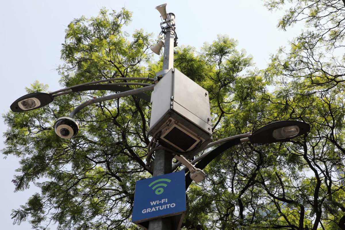 Claudiashein's tweet photo. Les recuerdo que si se quedan sin internet, pueden usar el WiFi gratuito de la Ciudad, buscando el poste más cercano para conectarse.

Ubícalos aquí:
https://t.co/Or2Y6jp4OH https://t.co/IHKZN6MSaf