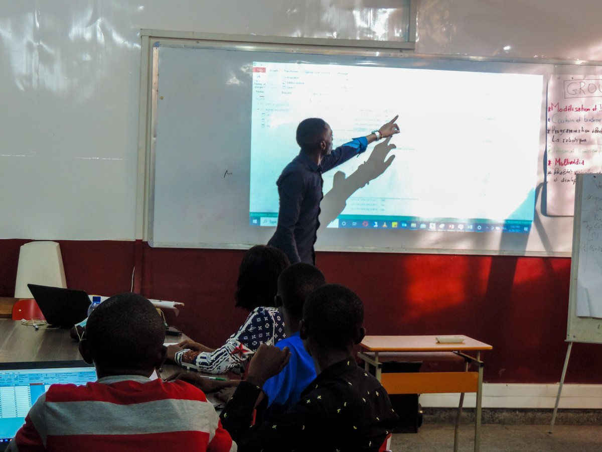 ExpertShabazz's tweet image. #LisungiFablab a organisé ce vendredi 29.04.2021 un #atelier pratique sur l'analyse des données avec #Power_Query en faveur de nos #Maker. Merci à notre expert #Loris_Matanda.
à_suivre...
@auf_org @AUF_AfriqueCent @Orange__RDC @FondationOrange @CabinetRdc @ScienceRDC @stemdrc