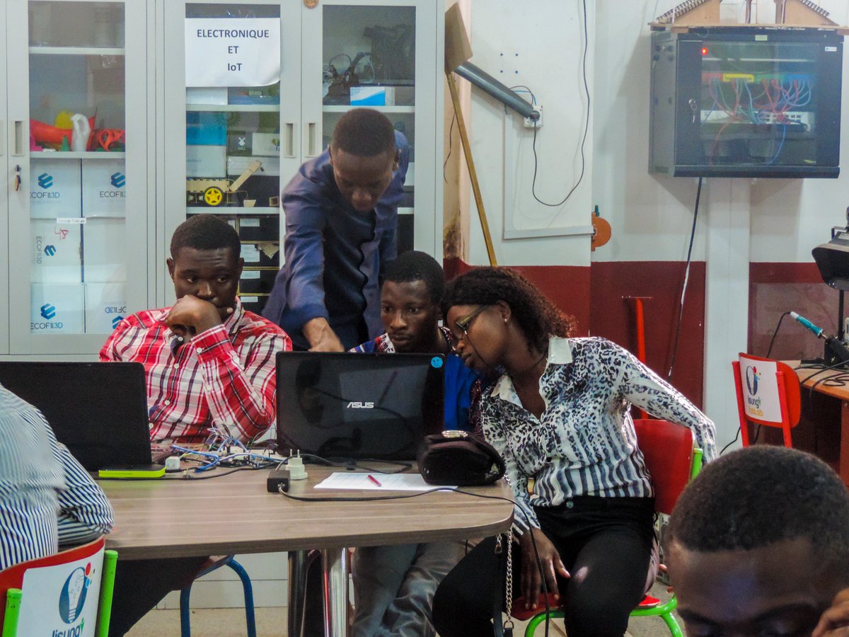 ExpertShabazz's tweet image. #LisungiFablab a organisé ce vendredi 29.04.2021 un #atelier pratique sur l'analyse des données avec #Power_Query en faveur de nos #Maker. Merci à notre expert #Loris_Matanda.
à_suivre...
@auf_org @AUF_AfriqueCent @Orange__RDC @FondationOrange @CabinetRdc @ScienceRDC @stemdrc