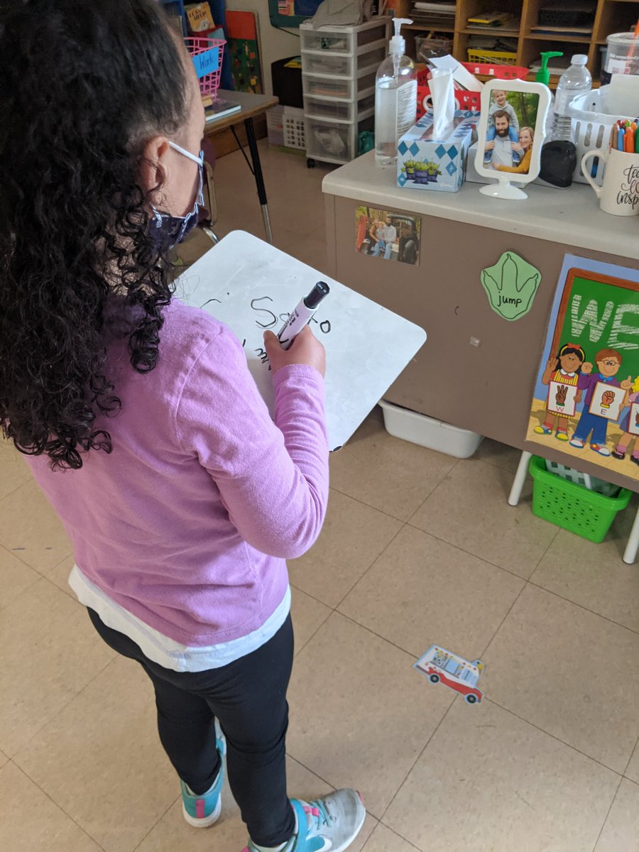 AshAsklar's tweet photo. Friends had fun with Dino sight word footprints Write the Room! ๐ฆ๐ฆ#movementisimportant #dinofun #kindergartenfun #sightwordpractice @anacre8tions @HoyleSchool @superswansea16 https://t.co/txq8AXIkbO