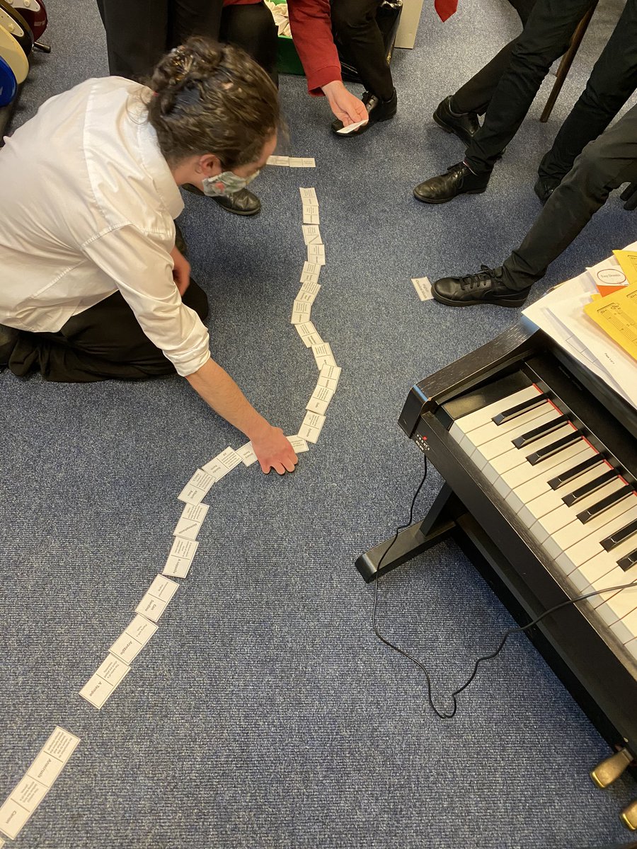 MissGalbraith2's tweet photo. Today was my first lesson teaching a higher class. I was pretty nervous but every pupil was engaged both teams were fighting to win. Some greys active learning and concept revision today - well done S5! @PeeblesHigh https://t.co/Z9TWKeNYeU