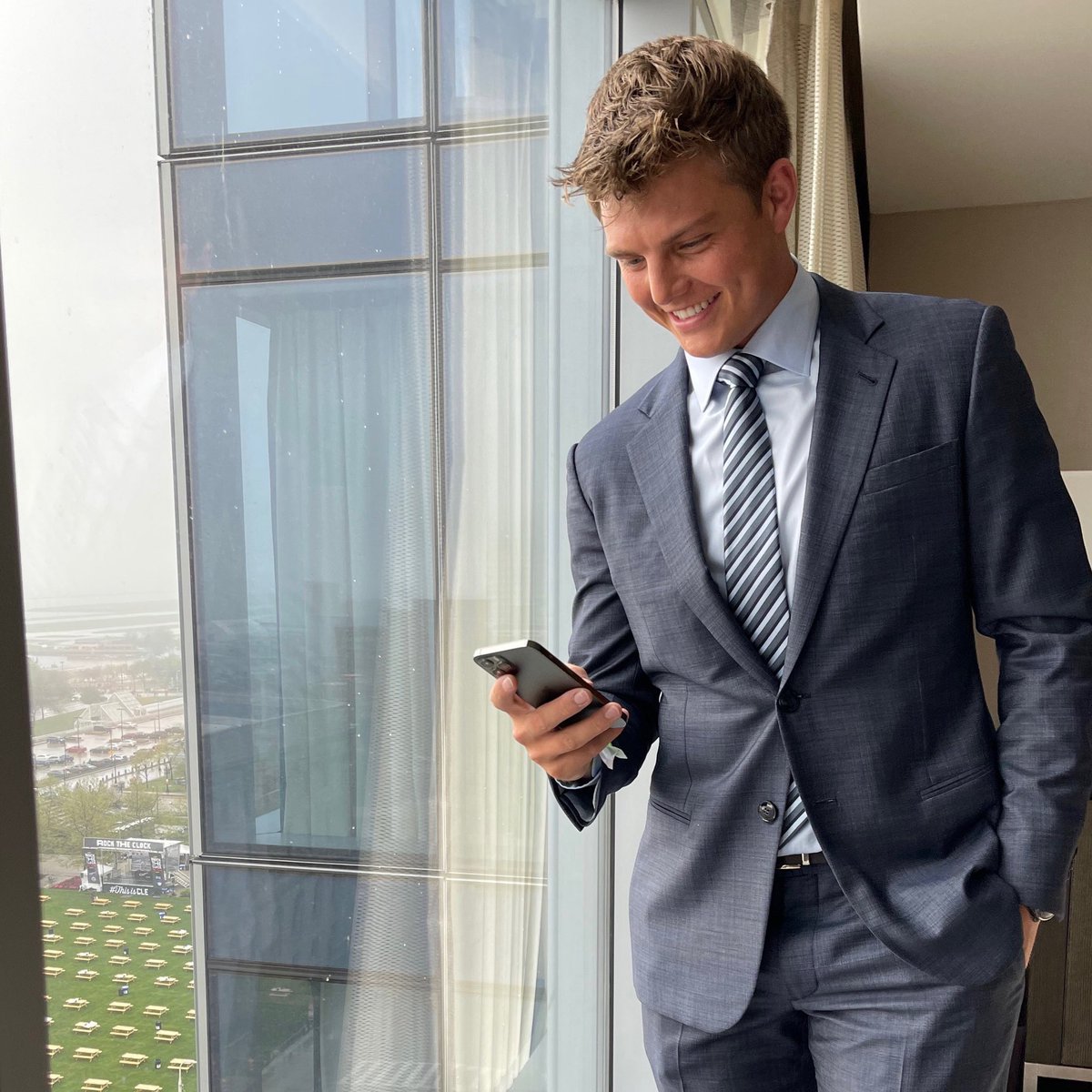 PeteBlackburn's tweet image. I'm no draft expert but I feel like Zach Wilson's stock should be plummeting with all these stupid pics he's posted today