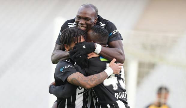 Bu sene en çokta sana yakışırdı.
Şampiyon Beşiktaş 🦅