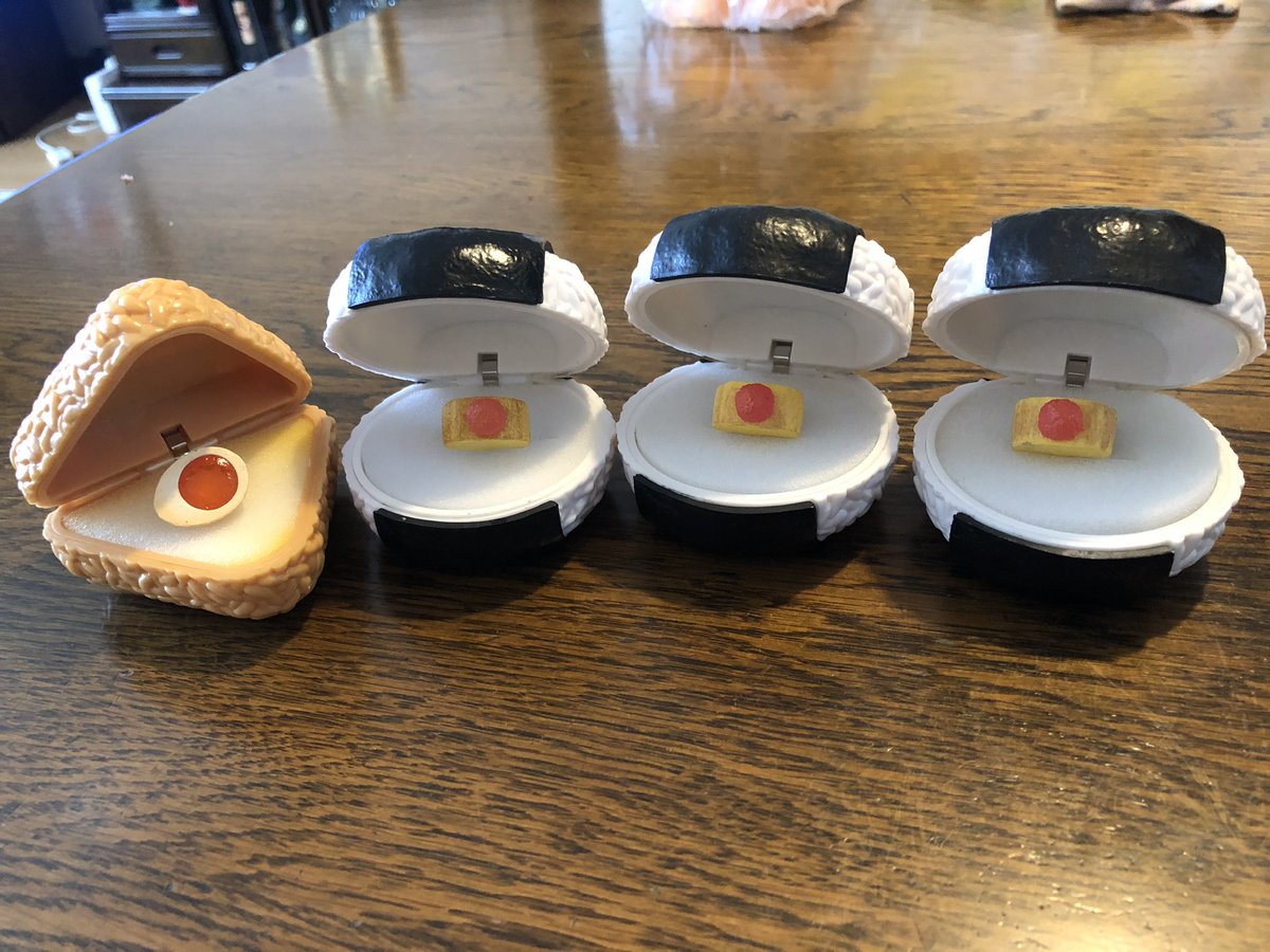 完全食だからヨシ お弁当のぬいぐるみガチャガチャを回したら栄養素偏りまくった結果に Togetter