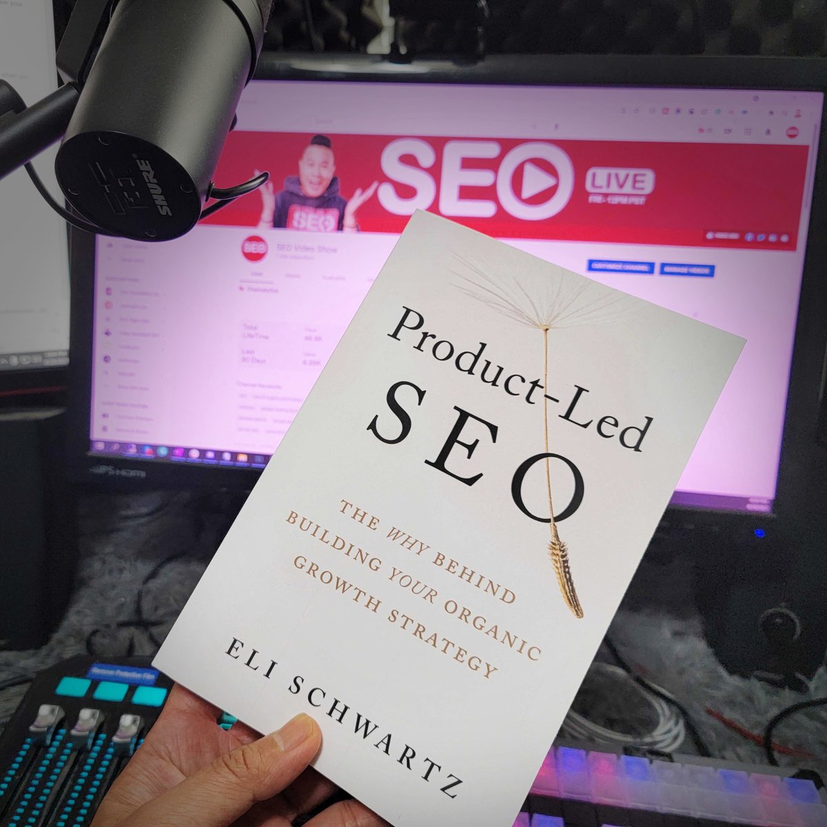 paulandre's tweet image. ✔️Join @paulandre and @5le LIVE to chat about the #1 Best Seller on Amazon - #SEO book "Product-Led SEO" tomorrow 4/30 at 12pm PST on the @seovideoshow❗ youtu.be/H8zphCD7IQM