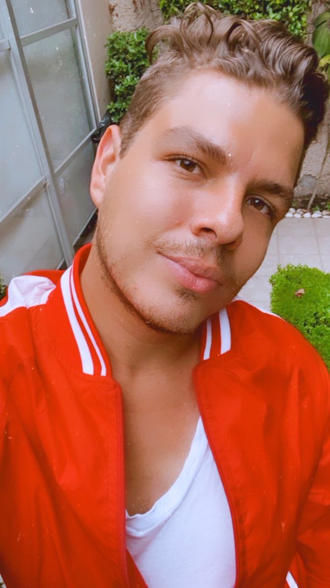 SebasResendiz's tweet image. ❤️❤️❤️❤️❤️❤️ #redismycolor