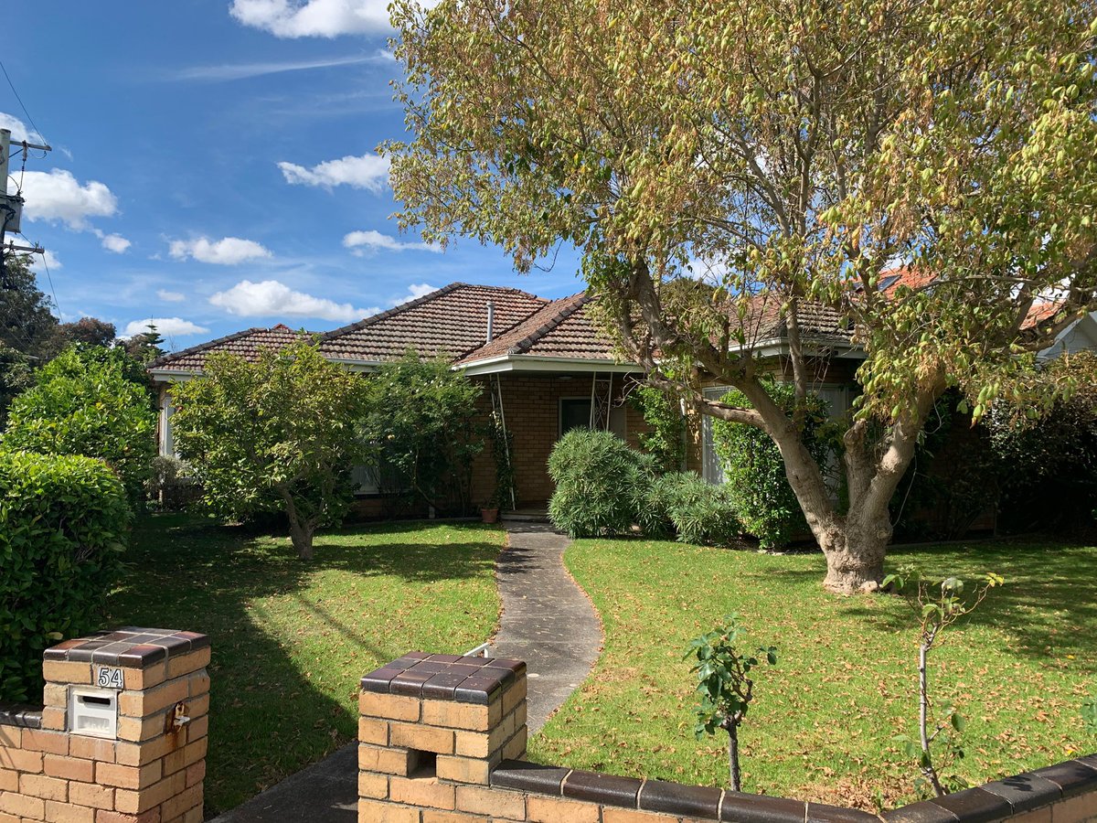 Very excited to be auctioning this one tomorrow on behalf of our vendor advocate client. 54 Malane Street, Ormond. Occupied and built by the existing owners since 1956 it’s time for new beginning. #fullcirclepropertyadvocats #vendoradvocates #transactionmanager #ormondrealestate