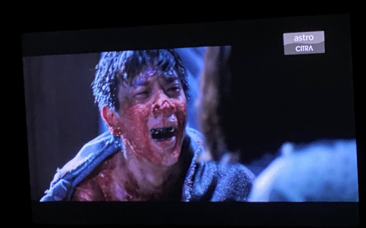 CereleanB's tweet photo. Not #grtspl trying to steal me away on TV while #MaxtulxTARO was online last nite 🤣
#inhumankiss https://t.co/SsHmmU1OAx