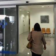MonicaYaya's tweet photo. ÚLTIMO MINUTO
Keiko Fujimori @KeikoFujimori  llegó a la Clínica La Luz para el debate... 

....Castillo y Cerrón @PedroCastilloTe @VLADIMIR_CERRON https://t.co/KlJMerf99b