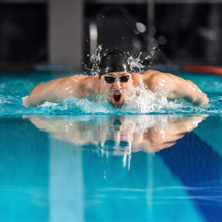RecoveryPROau's tweet image. Swimming is one of the best recovery techniques around. Athletes recorded better running times after going for a recovery swim. Swimming as part of recovery, produced lower levels of c-reactive protein, which is linked to muscle inflammation. 🏊
.
.
.
#recoverypro