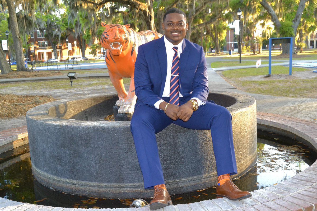 jeremiahlamar's tweet photo. Jeremiah 29:11
11ย For I know the plans I have for you,โ declares the Lord, โplans to prosper you and not to harm you, plans to give you hope and a future.
Itโs almost that time my undergrad comes to an end.
#SSUGRAD
#SSU
๐ธ๐ธ๐ธ: @imaketouchdowns โCOLEWORLD STUDIOSโ https://t.co/3HP62Oenj6