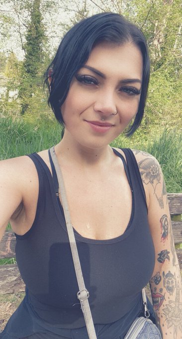 On a nice lil walk, but don&rsquo;t have anyone to take me in the forest and bend me over.. hm, sad https://t<a href="/tag/linkinbio"class="tags"><span>#linkinbio</span></a><a href="/tag/subscribe"class="tags"><span>#subscribe</span></a>