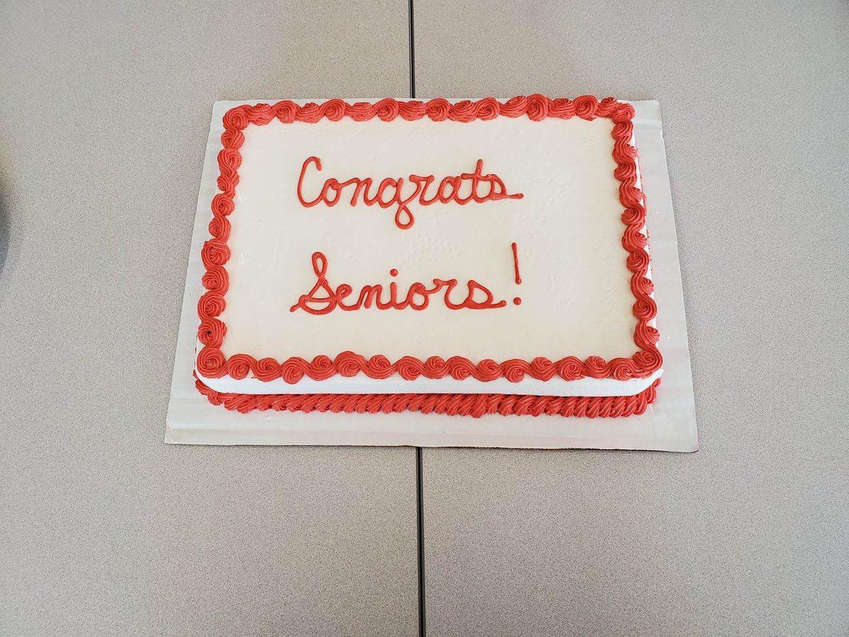 moorem_math's tweet photo. #STEMsigningday for @MHS_Broncos #Congratulations Seniors! https://t.co/lPL43Jpcvy