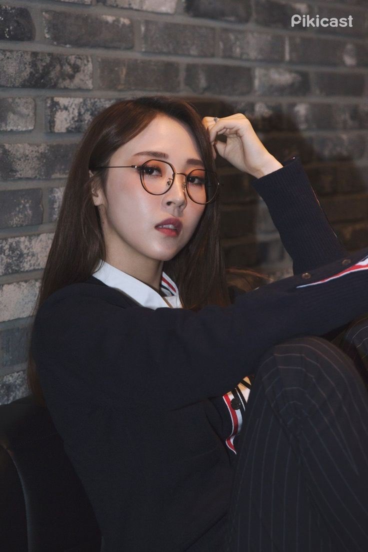 MOONBYUL FROM MAMAMOO!?!?!?  @RBW_MAMAMOO  https://twitter.com/thombrown...