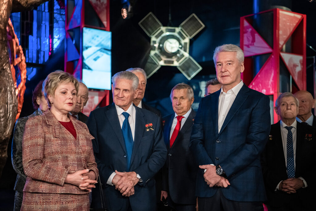 ПЕРВЫЕ ПОСЕТИТЕЛИ ЭКСПОЗИЦИИ «ПЕРВЫЙ» — mo-smr.ru/archives/47903
