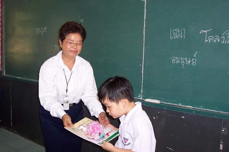 เสียดายโอกาสที่เด็กมีความสามารถในประเทศนี้ควรได้รับ และต้องเอาเวลาชีวิตไปต่อสู้ระบบที่บิดเบี้ยวที่ผู้ใหญ่ประเทศนี้วางไว้