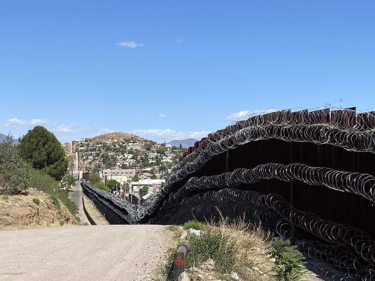 RevWarrenL's tweet image. My first visit to the border wall at Nogales, AZ