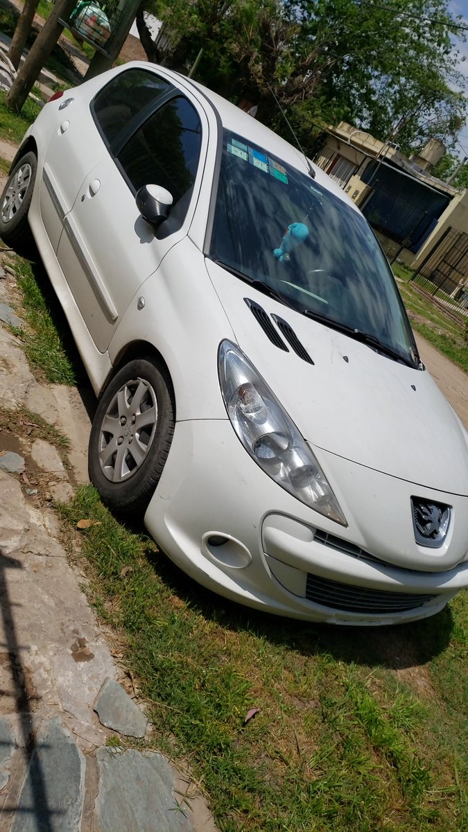oskycompact's tweet image. Hace mucho que no subo nada acá.
Una del Blankito 😍
#peugeot #207compact #xs #allure #blankito #mybaby #love