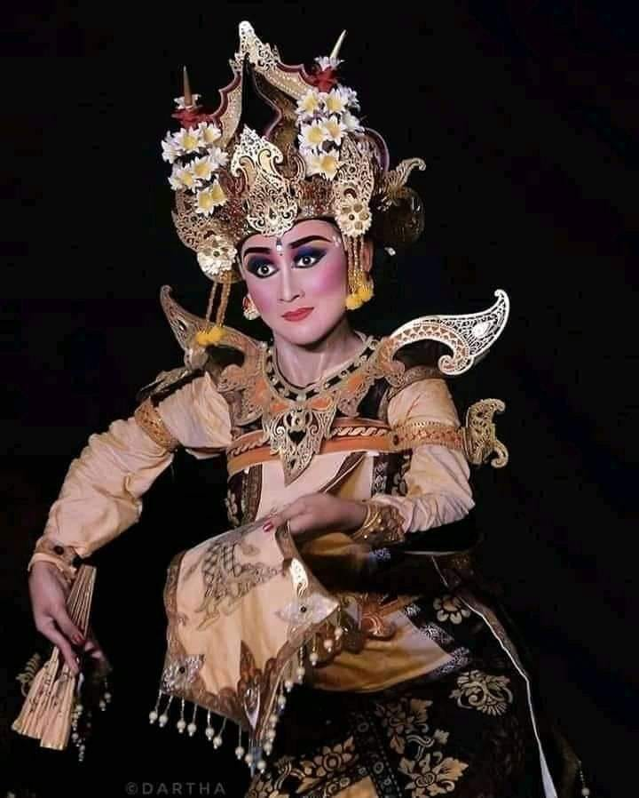 Jelantik5's tweet photo. Oleh karena itu jangan hanya berhenti menikmati suka atau duka atas suatu kejadian yang dialami, sebab di balik setiap kejadian itu tersirat #hikmah atau makna tujuan dari adanya kejadian tersebut.
#___HAYU_NING_RAT
🔱🇮🇩☀️
by Ra Hyang
#SideProduct
https://t.co/4CYSoMZh1J https://t.co/1JvO8Q7f6O