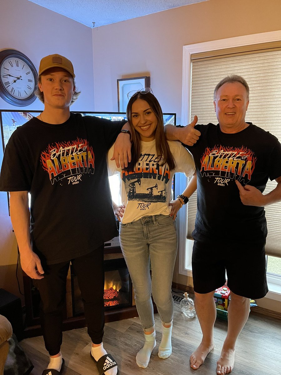 Wearing our new Battle of Alberta shirts🔥🔥 <a href="/spittinchiclets/">Spittin' Chiclets</a> <a href="/BizNasty2point0/">Paul Bissonnette</a> <a href="/barstoolsports/">Barstool Sports</a> <a href="/NHLFlames/">Calgary Flames</a>