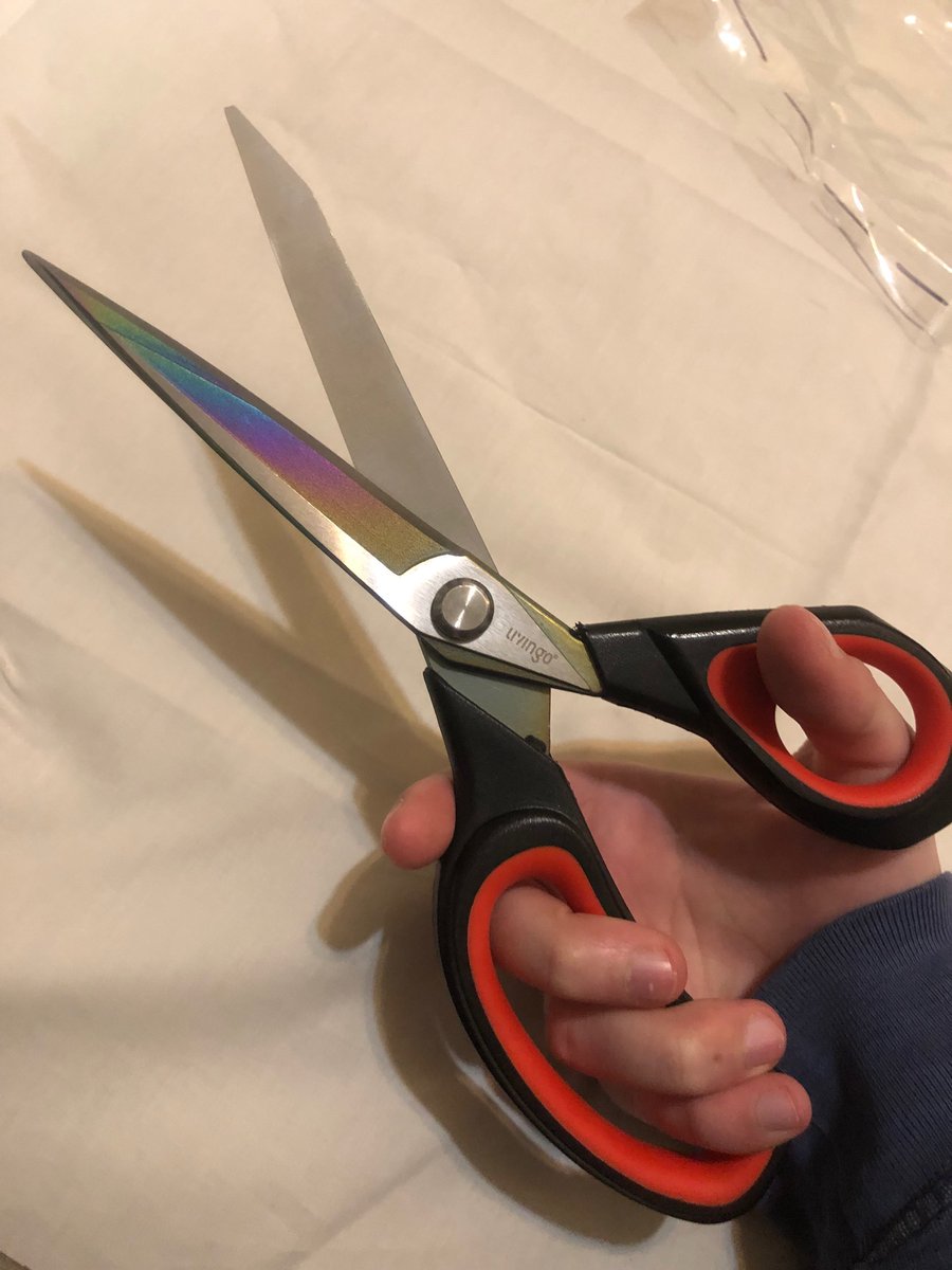 Appreciation tweet for my (rainbow bladed!) fabric shears. My parents got me these last Christmas and they are amazing and make cutting tricky and expensive fabrics so much easier and less stressful!! 😍😁