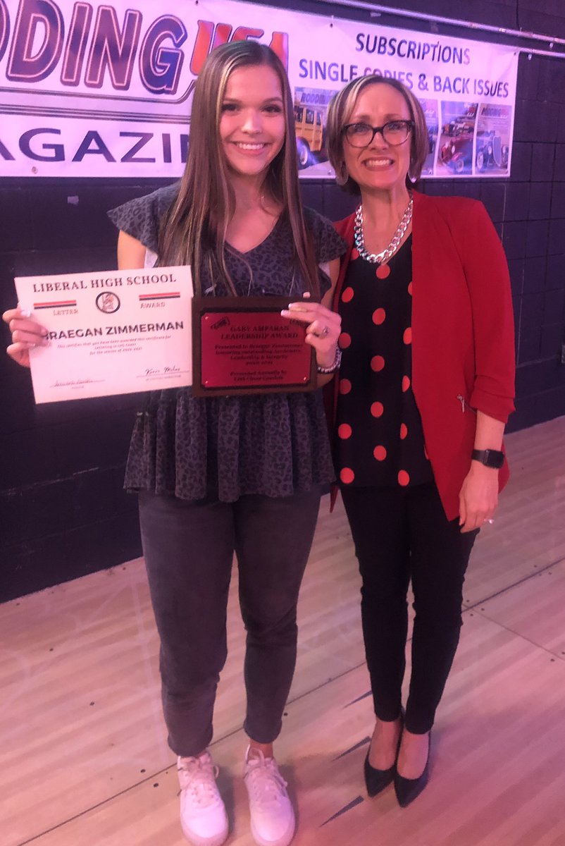 Redskin_Cheer's tweet photo. And...that’s a wrap! Awards given tonight:

Captains-Teja, Braegan, Yazmin, Karime, Deisy
Most Spirited-Teja &amp; Makenna
Most Dedicated-Yazmin &amp; Nevaeh
Most Talented-Abbie &amp; Jireh
Gaby Amparan Leadership Award-Braegan

Thank you @billys_ayrlanes for hosting us! ❤️🎊🌮 https://t.co/0eKDtjkPDE