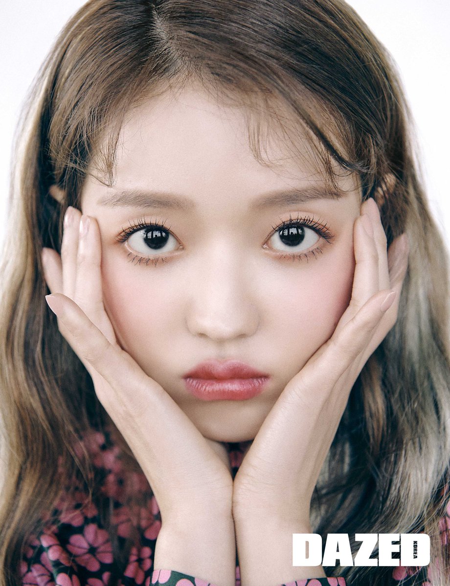DazedKorea's tweet photo. YOOA LOVES #협찬
유아, 케이트 스페이드 뉴욕의 향을 표현하다.
#유아 #YOOA #오마이걸 #케이트스페이드 #케이트스페이드향수 #KATESPADEEDP #케이트스페이드오드퍼퓸
더 많은 화보와 기사는 <데이즈드> 5월호에서 만나볼 수 있습니다. https://t.co/MVlfkVYdKb