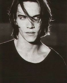 Fancasting a younger Jonathan Rhys Meyers as  @VampireThembo because my brain is HUGE