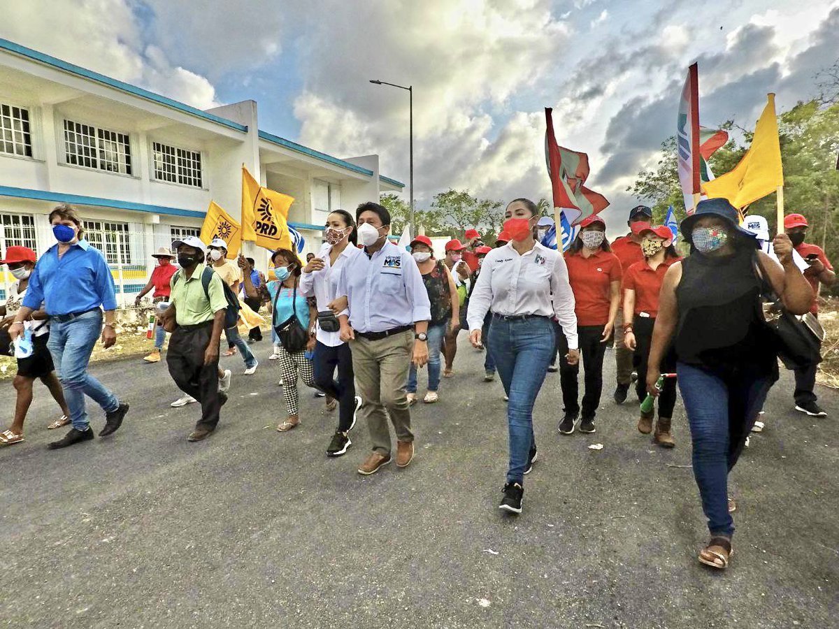 MxTulum's tweet image. Sectores y organizaciones del #PRI cada día más unidos y fortalecidos para respaldar a nuestro candidato a presidente municipal de #Tulum @VictorMasT 

Muchas gracias por la visita presidenta del @PRIQRooOficial @CandyAyuso 

¡Vamos con todo!

¡Vamos con Victor Mas Tah!

🤝🇲🇽