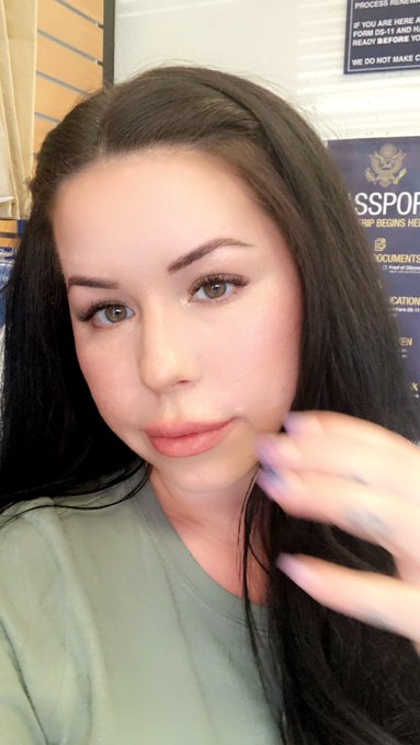 How I look when I take a selfie w no filter vs this freaking awful passport photo!!! ☹️☹️ https://t.<a href="/tag/recharge"class="tags"><span>#recharge</span></a><a href="/tag/beautysleep"class="tags"><span>#beautysleep</span></a><a href="/tag/needit"class="tags"><span>#needit</span></a>