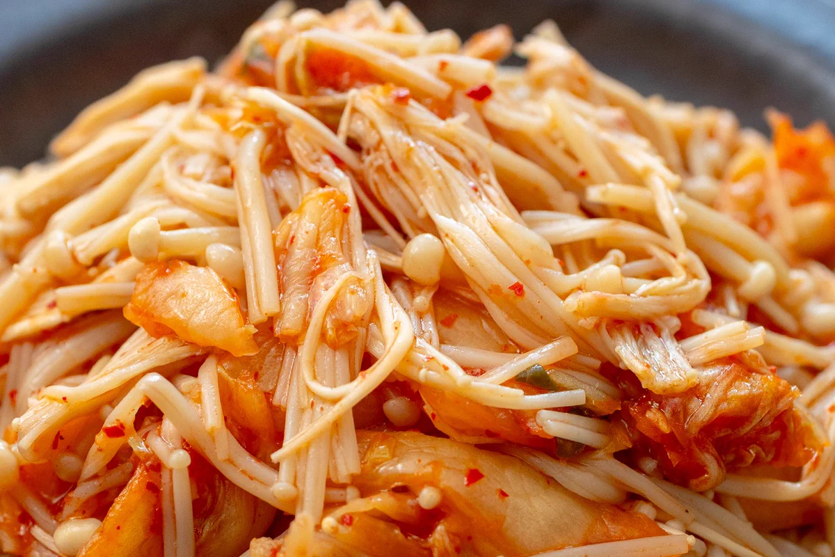 電子レンジで簡単お手軽調理！お箸がすすむ「えのき」レシピ！