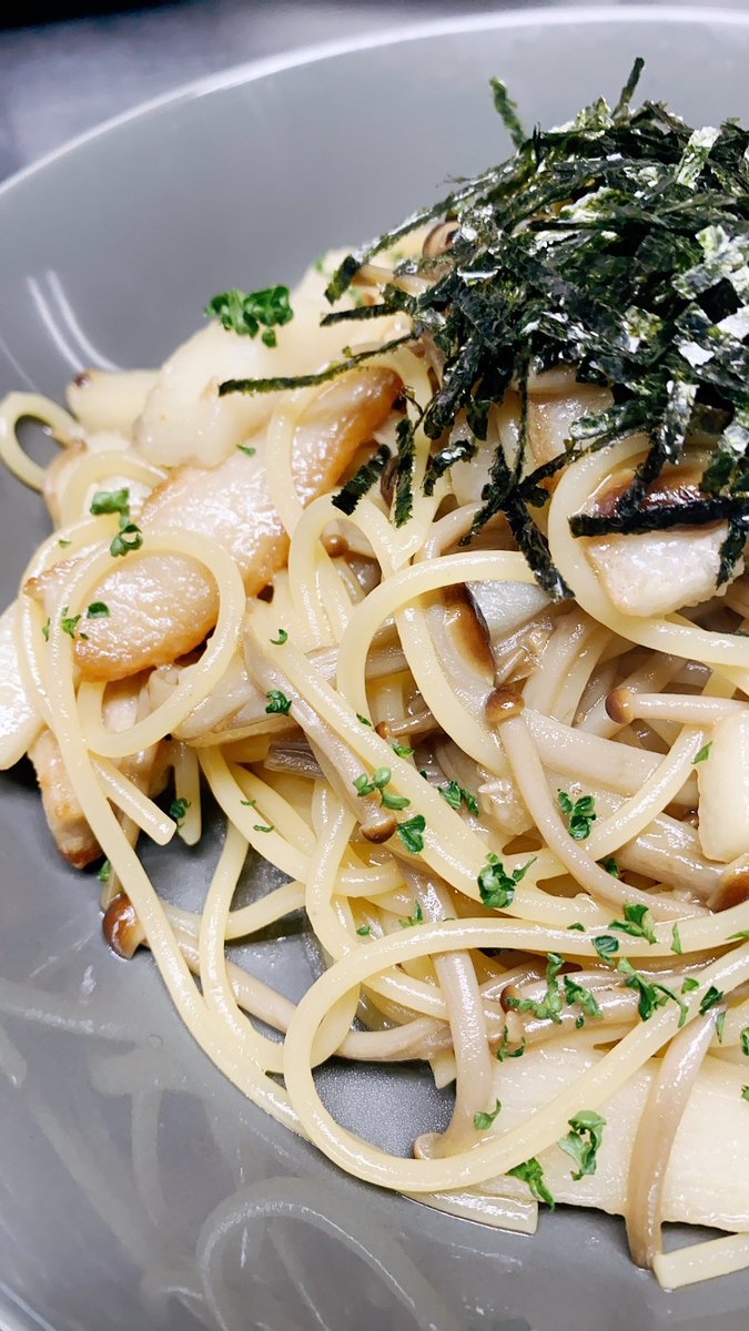 山茶茸は茶色のアントニオ