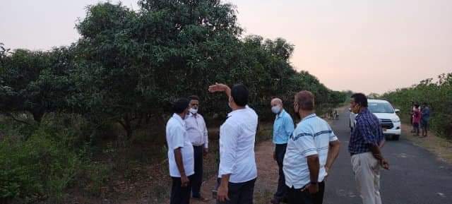 amarendrajspur's tweet photo. ଜଂଅର ଓ ନଛିପୁର କାଜୁ ଉଦ୍ୟାନ ଗ୍ରସ୍ତ କରିବା ଅବସରରେ...
#OSCDC https://t.co/6cd1rCUuPX