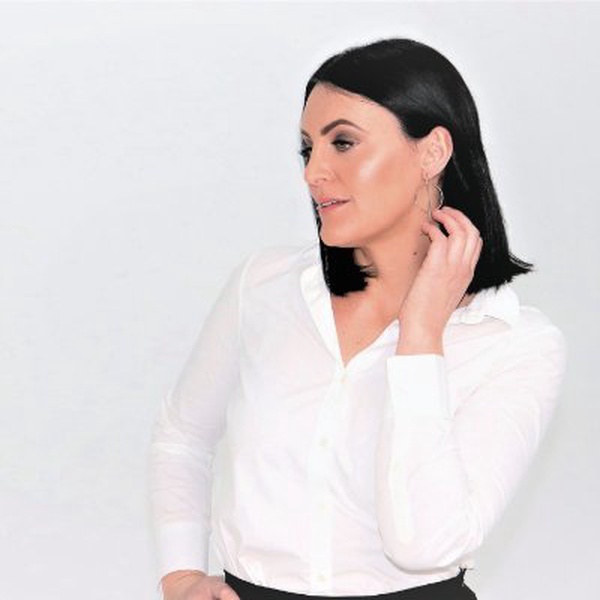 #OnAirNow Donna Harfield <a href="/IDonnaHarfield/">Donna Harfield</a> - Pure White #Listen listen.openstream.co/6343 or bit.ly/3nFy05d   unsignedArtist IndieMUSIC mainstreamMUSIC Help keep the station going if you can donate here goodmusicradio.wixsite.com/gmrts