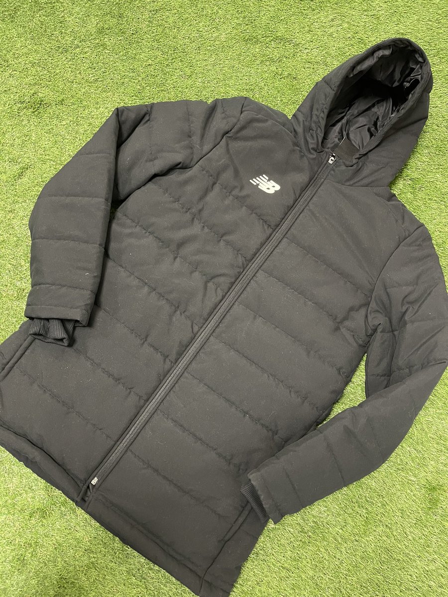 🚨🚨Competition time🚨🚨 WIN one of our managers coats in Navy or Black! All you need to do is FOLLOW, RT and TAG a fellow coach from your club. Winner to be announced at 5pm today! #NB