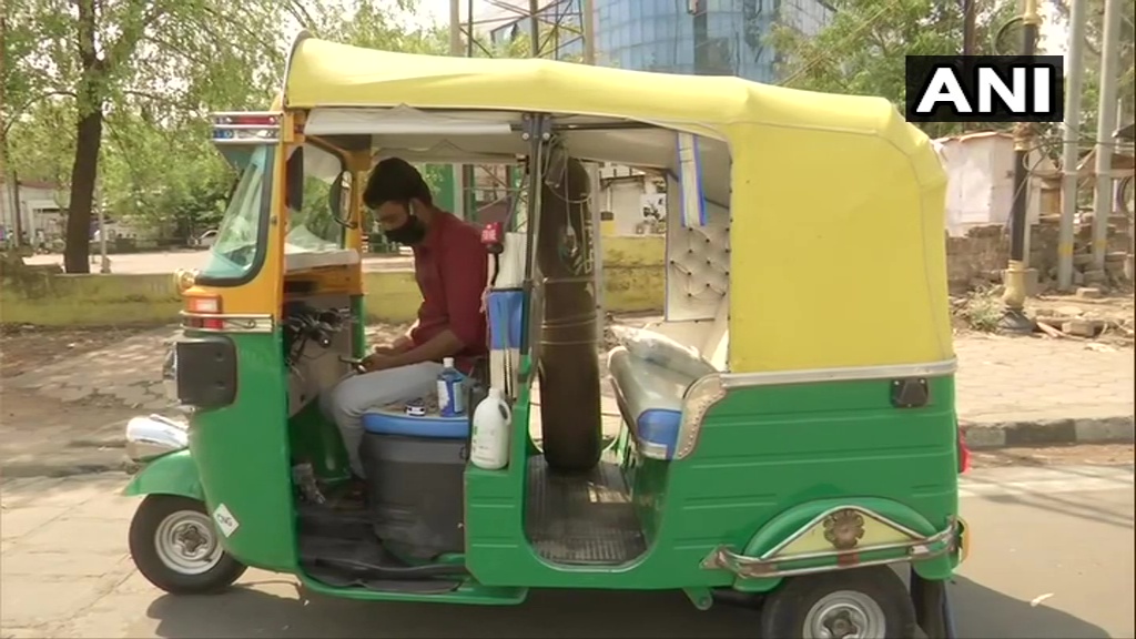 MP: An auto driver in Bhopal has converted his auto into an ambulance & takes patients to hospitals for free. Javed, the driver, says, "I saw on social media & news channels how people were being carried to hospitals due to the shortage of ambulance. So I thought of doing this."