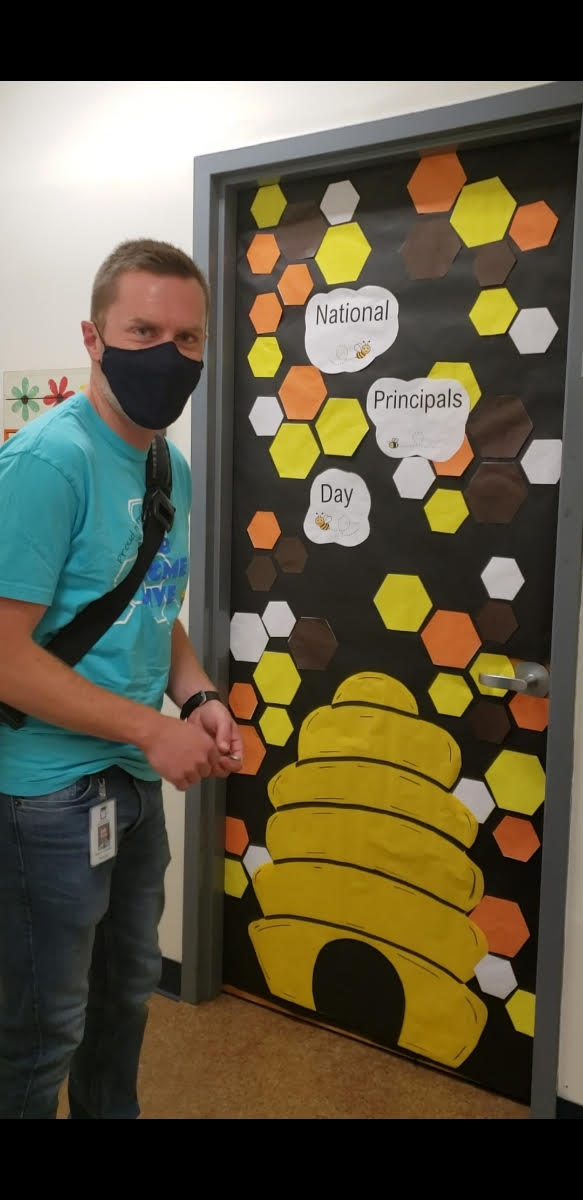 May 1st is National Principal Appreciation Day, but we are celebrating ours TODAY! <a href="/AldridgeMECME/">James Aldridge</a>, THANK YOU for all you do for our hive! You are appreciated today and everyday. #MECMEBuzz